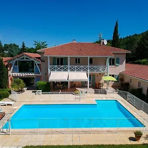 domaine-des-cypres.midi-pyreneeshotels.com/